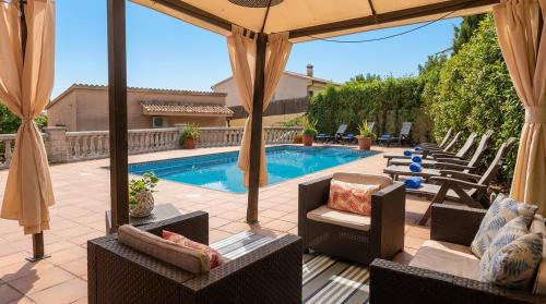 Olivella Villa | Villa Sitges Ilusión 15 minutes by car from Sitges Sleeps 16 people XXL swimming pool