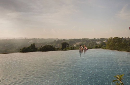 Mumbul Villa | Villa with Bay View - Private Pool - Sleeps 2