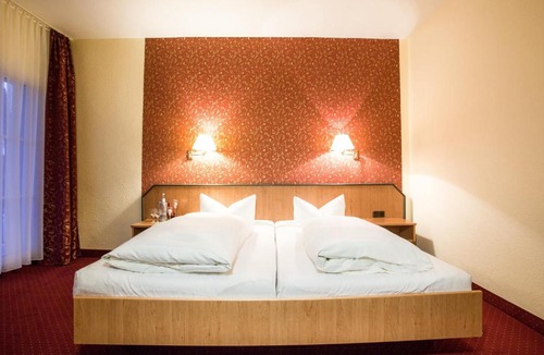 Neuzelle Hotel | Waldsee Hotel am Wirchensee