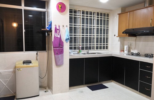 Taman Sri Rampai Apartment | Wifi.InternetTV.Pool.35 min to 20th Century Fox World Malaysia.