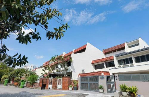 Taman Desa Hostel | Workstay Hostel Dorm with invoice 10min to KL Sentral Mid Valley
