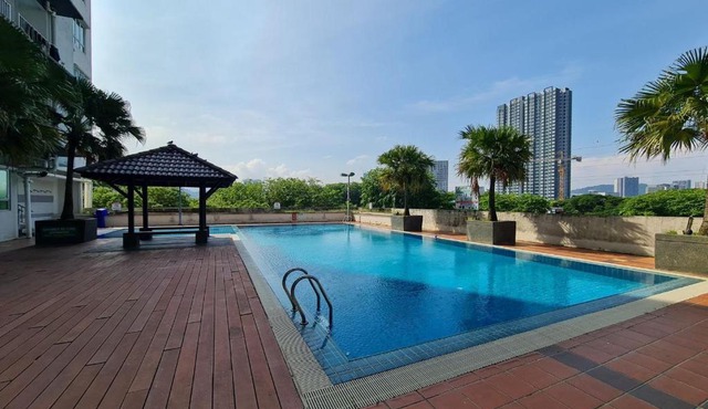 1 min Next to LRT CHERAS 68 with Shared Area