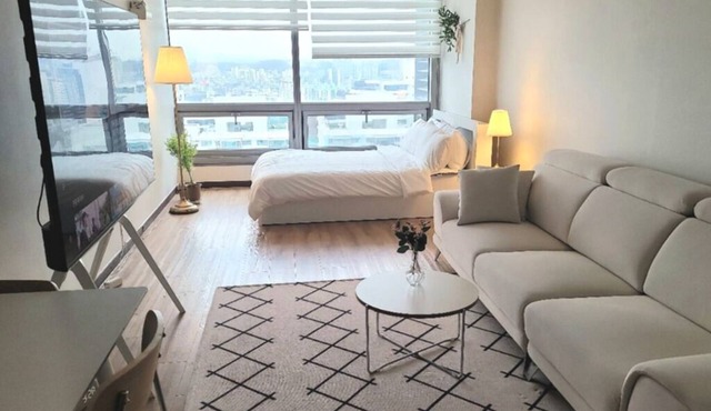 1 Min to Gangnam Station - CITI SUITE - Modern Comfort - 1Bed 1Bath - Central