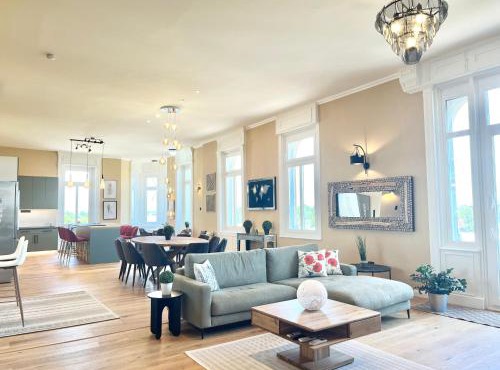 18ppl Central Unique Danube & Parliament View, AC, 7BR 6BA