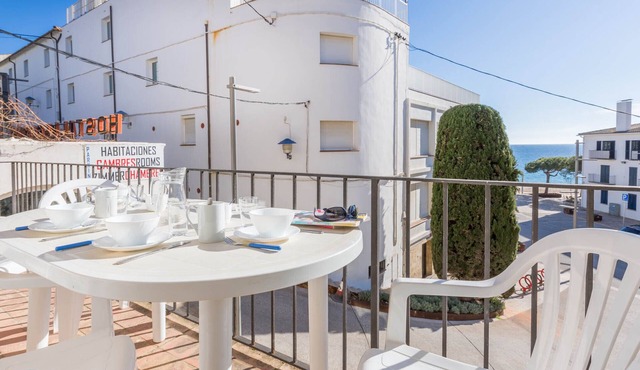 1MARS 01 - Basic 3 bedrooms apartment in fron of the beach of Llafranc in Llafranc
