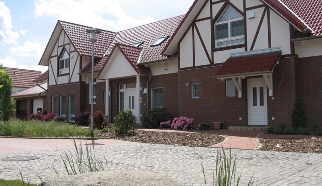 2 bedrooms, 4 people, only 25 minutes by car to the fair, family-friendly in Sehnde