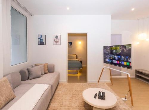 2 Bedrooms for 4 Guests with Kitchen at Heart of Sathorn