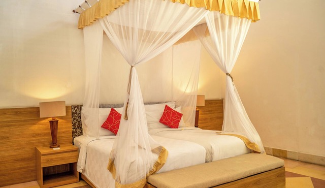 2 BR Villa in Seminyak, 25sqm Private Pool, 5 mnts walk to shopping area