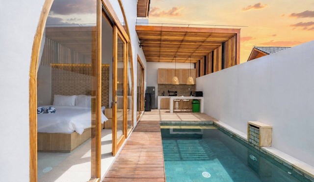 2BR Chic Ubud Open Living Villa with Pool and Bathub