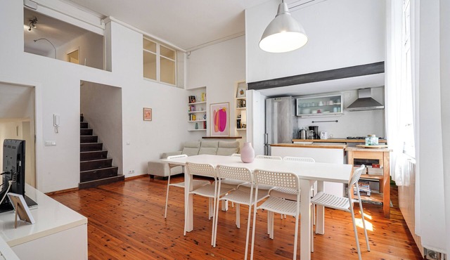 3 baths +6 BR +A/C +Office : FIRA Montjuic FCB