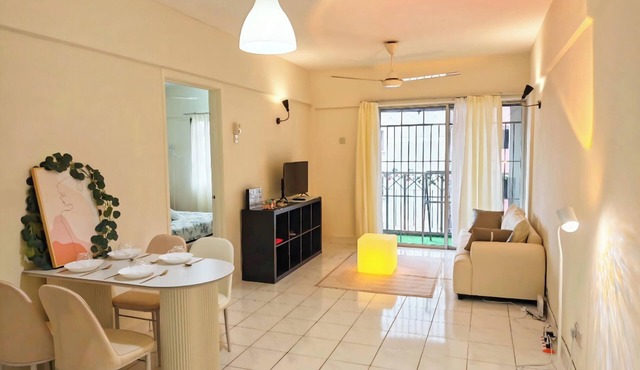 5-min Walk to National Stadium Cozy Cream Style Unit near LRT & Axiata Arena