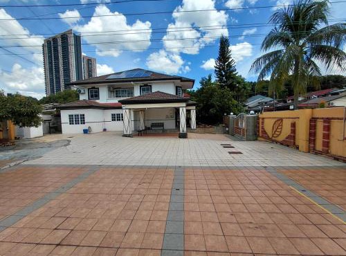 6 Bedroom 24 Pax Karaoke Pool Stay for Family OKR by Manhattan Group