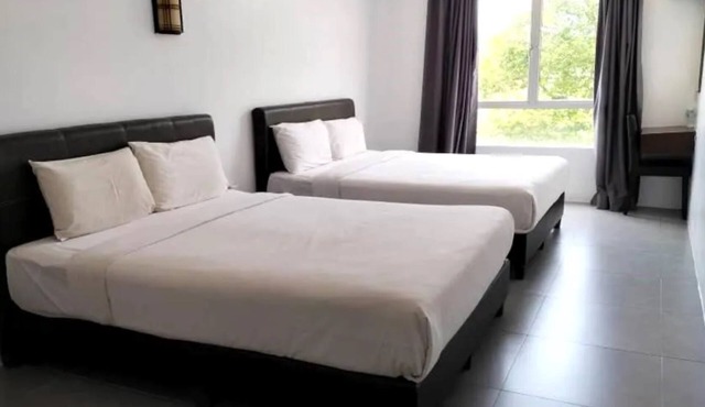 988 Hotel