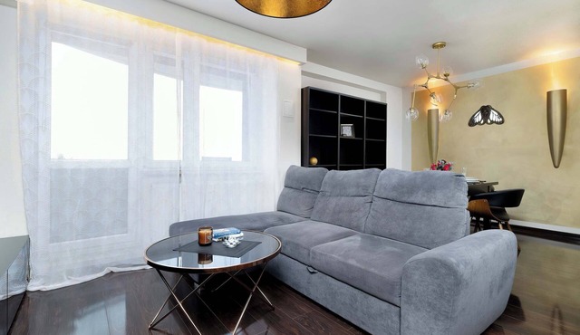 Air-conditioned Apartment | 2 Balconies and City View
