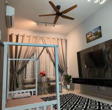 Alchemy Guesthouse D'summit Residence with Netflix