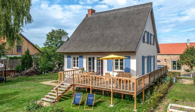 Anchor. Point: Unique house in Rieth am See