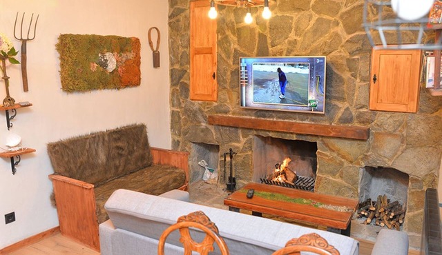 Angepasste rustikale Wohnung für 4 Personen Pobla de Lillet by Interhome