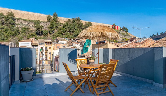Apartment 'Àtic 1' with Private Terrace, Wi-Fi and Air Conditioning