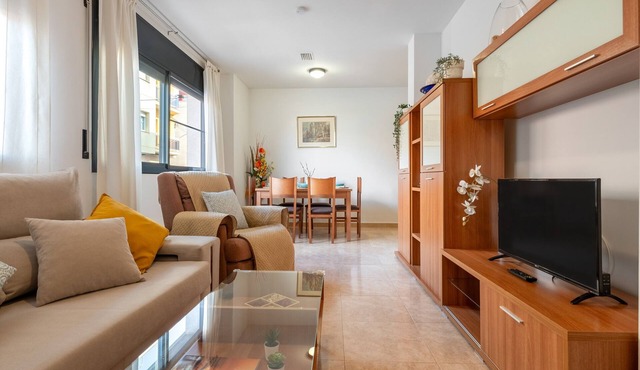Apartment 'Ca La Mercè' with Private Terrace, Wi-Fi and Air Conditioning in Camarles