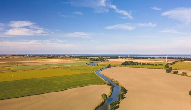 Apartment 'Schwalbennest' with Shared Terrace, Wi-Fi and Air Conditioning in Wangerland
