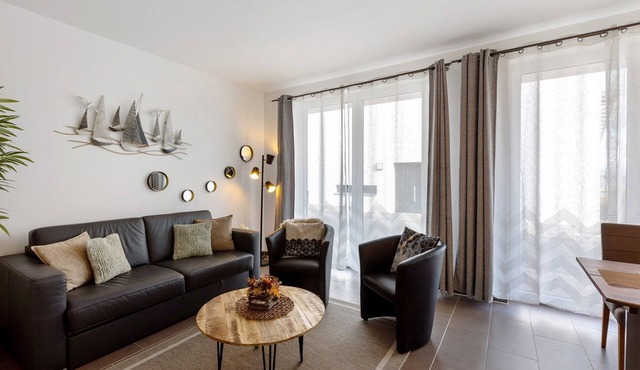 Apartment "Seeperle - Marina Mücheln" with Lake View, Private Terrace and Wi-Fi