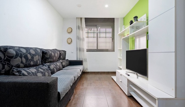 Apartment 'Vendrell Centre' with Wi-Fi and Air Conditioning