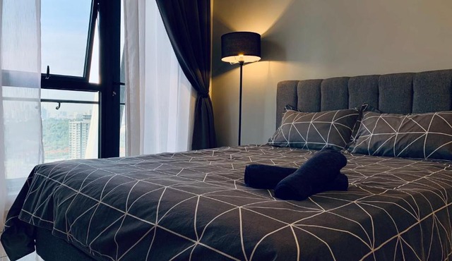 Arte Mont Kiara Romantic 2pax Smart Tv wifi AsHome