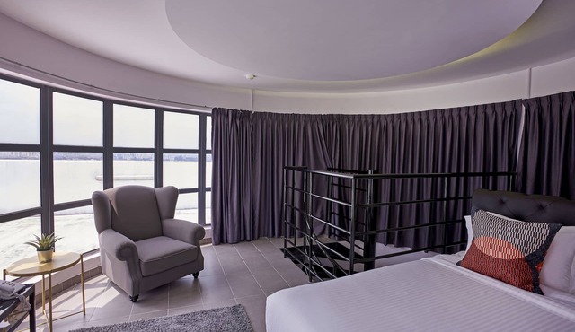 B Lot Hotel