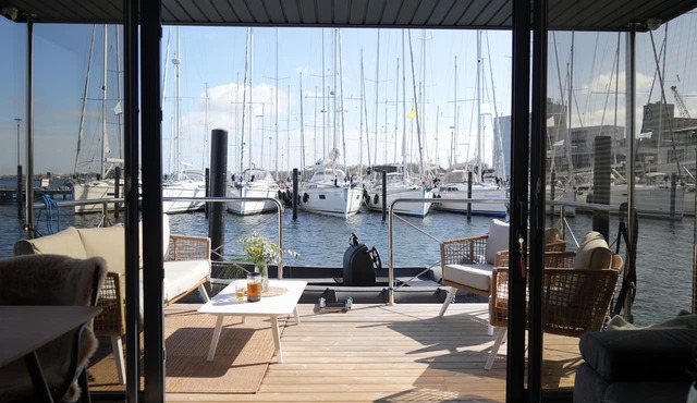 Boat 'Hausboot Mit Motorboot' with Sea View, Terrace & Wi-Fi