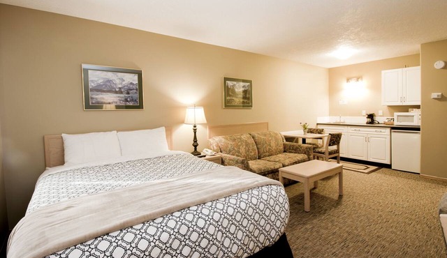 Bow River Inn in Cochrane