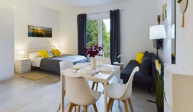 Bright Studios | Garden | Near Airport | Warsaw