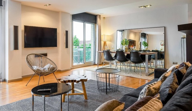 By Barcelona’s most luxurious shoreline, in the former Olympic Village, a 5 room private penthouse