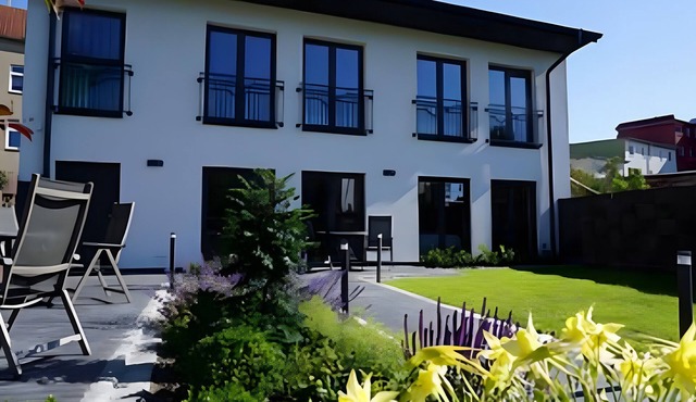 Central Suite VII – Cozy 40 m² Holiday Home in Greifswald for 2 Guests