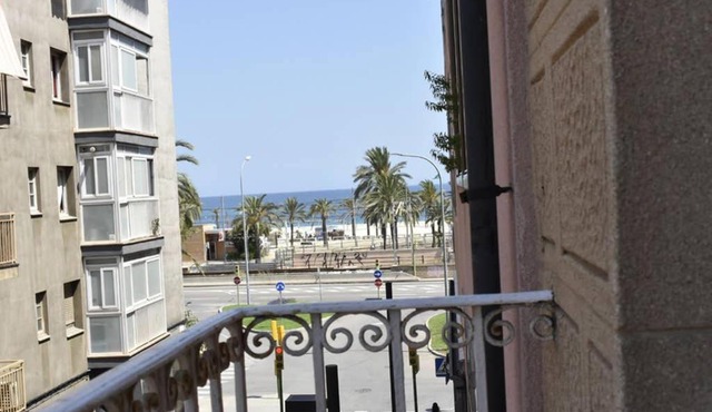 CENTRIC HOUSE 100m from the beach