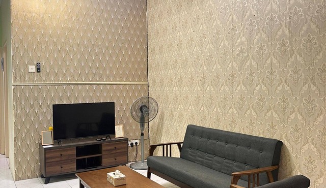 Charming 3-bedroom house with WiFi, AC in nice Banting in Banting