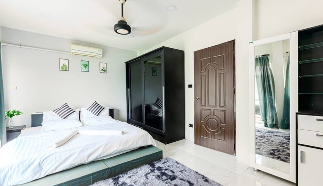 CITY VIEW ROOM
