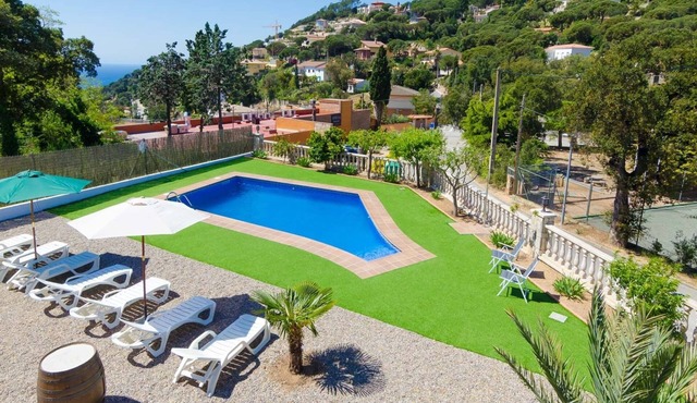 Club Villamar - Atmospheric vacation villa at the Spanish Costa Brave, in the hills of Lloret de .