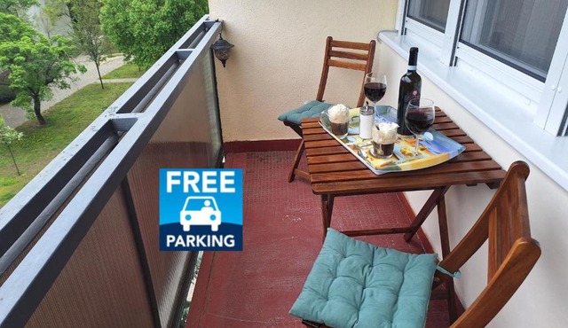 Comfort Budapest Apartment - Private Balcony & Free Parking - AC