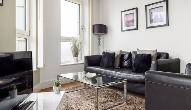 Comfortable 2BR Flat Beside Arsenal Stadium for 4