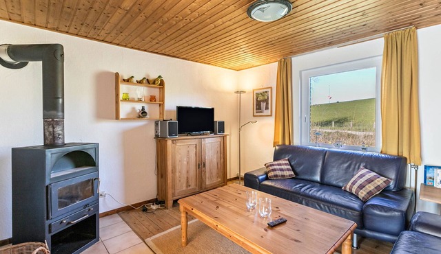 Comfortable Apartment “Deichgraf 1” close to the Sea with Wi-Fi in Friedrichskoog