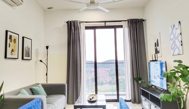 Comfy Apt at Ten Kinrara - Pavilion BukitJalil/IOI Mall/Near Sunway Lagoon -LRT