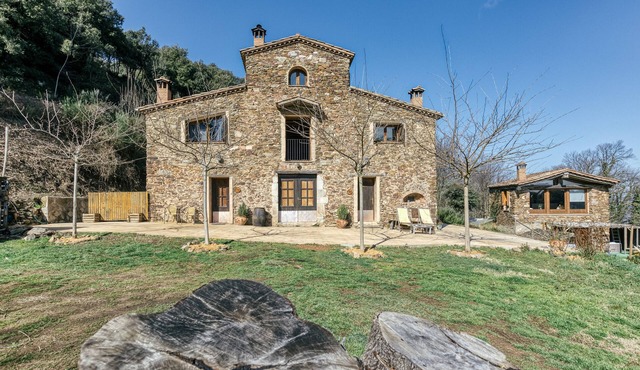 Country Cottage 'La Rústica' with Mountain Views, Shared Garden and Wi-Fi