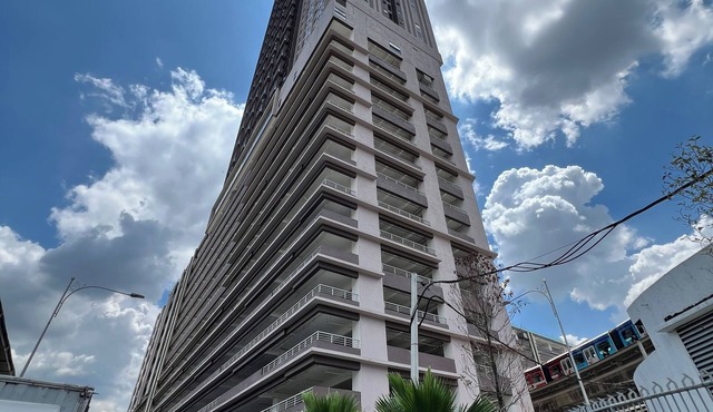 Cozy 1-bedroom apartment in excellent Kuala Lumpur with WiFi, fitness room