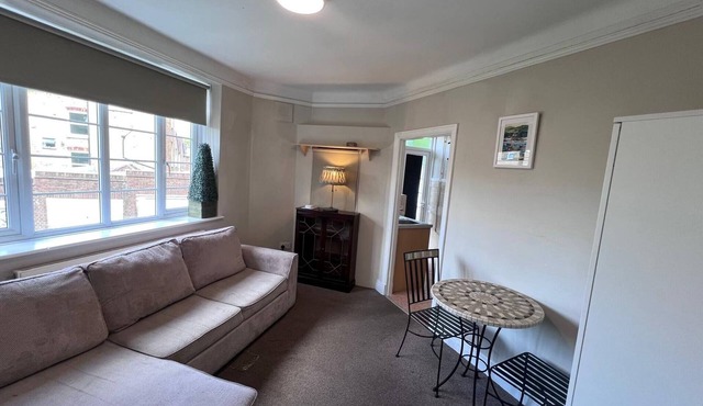 Cozy Studio Flat in South Croydon - Ideal for Short or Long Stays