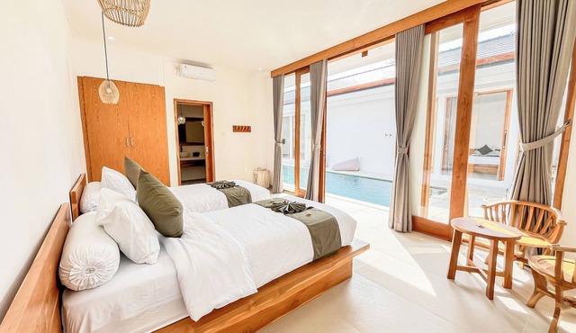 Dolphin 4 – Deluxe Twin Room in New Villa on Lovina Beach