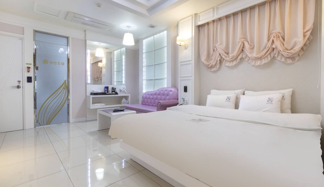 Dom Hotel