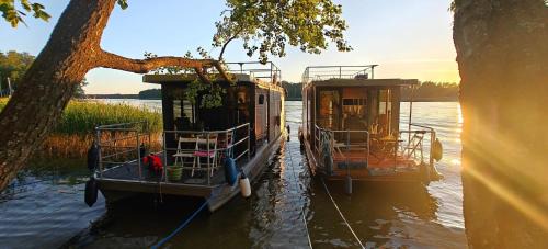 Domki pływające HouseBoat4U