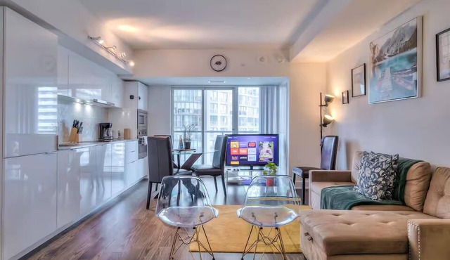 Downtown Central Boutique Suites in Toronto