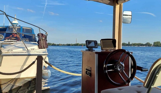 Dreamlike hours & magical moments on the Havel houseboat NautikHus