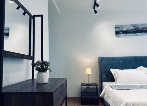 EkoCheras Duplex unit above shopping mall 2min to Mrt